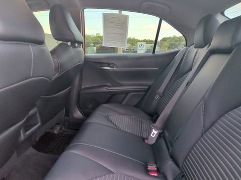 Used 2020 Toyota Camry SE FWD image 29