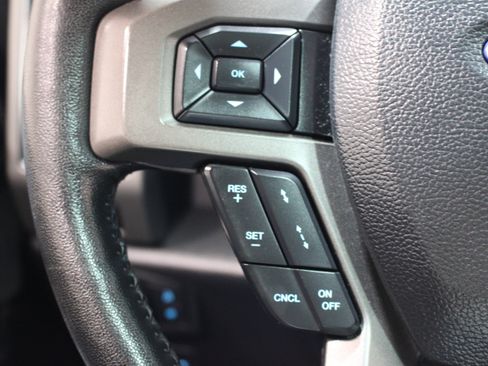Used 2018 Ford Expedition XLT w/ Equipment Group 202A AWD/4WD image 12
