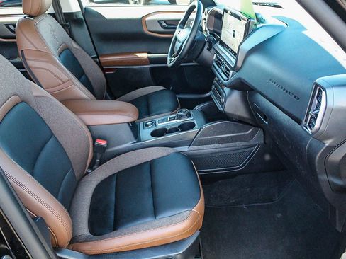 Certified 2025 Ford Bronco Sport Outer Banks w/ Outer Banks Tech Package+ AWD/4WD image 18