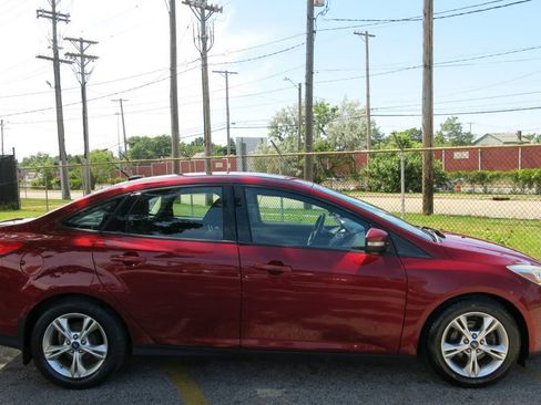 Used 2014 Ford Focus SE FWD image 5