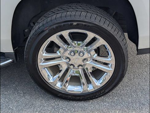 Used 2018 GMC Yukon SLT w/ Premium Edition AWD/4WD image 22
