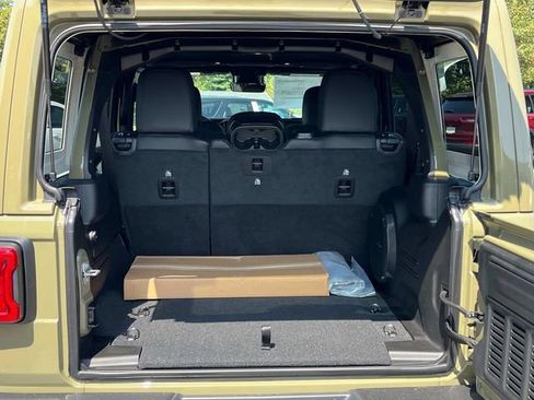 New 2025 Jeep Wrangler Unlimited Rubicon 392 AWD/4WD image 28