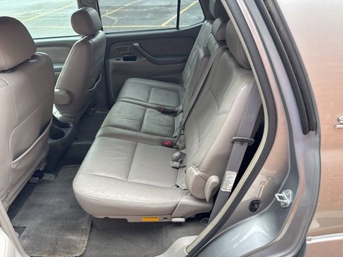Used 2004 Toyota Sequoia SR5 image 21