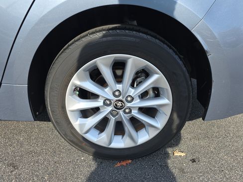 Used 2022 Toyota Corolla LE w/ LE Convenience Package image 32