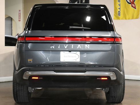 Used 2022 Rivian R1S Launch Edition image 2