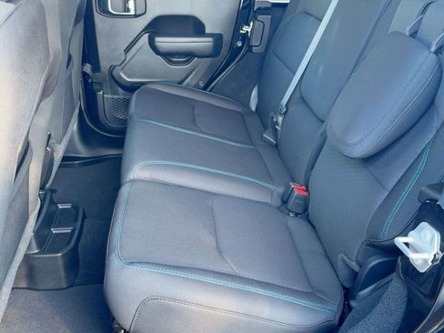 Used 2023 Jeep Wrangler Unlimited Rubicon 4xe image 13