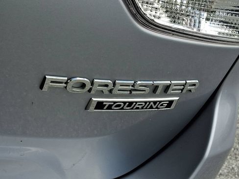 Used 2022 Subaru Forester Touring AWD/4WD image 32