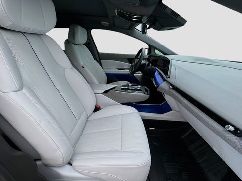 Used 2025 Cadillac Optiq Luxury 2 w/ LPO, Floor Liner Package AWD/4WD image 21