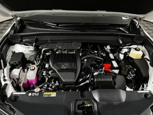 Certified 2025 Toyota Grand Highlander AWD image 9