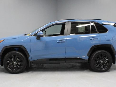 Used 2023 Toyota RAV4 SE w/ Convenience Package AWD/4WD image 7
