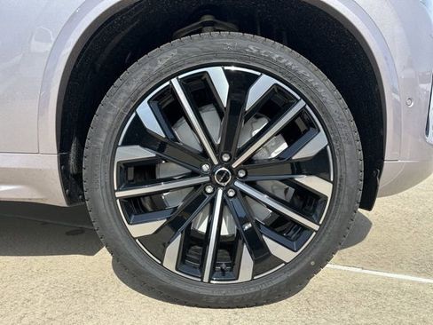 New 2026 Volvo XC90 B6 Plus w/ Protection Package image 9