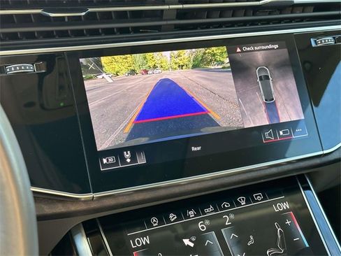 Used 2019 Audi Q8 Prestige w/ Luxury Package image 29