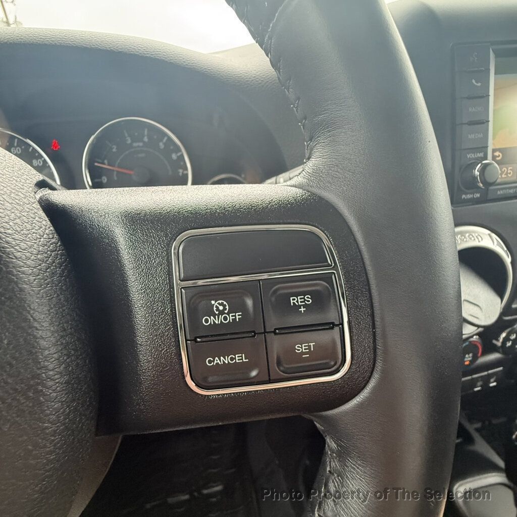 Used 2016 Jeep Wrangler Unlimited Rubicon w/ Connectivity Group AWD/4WD image 32