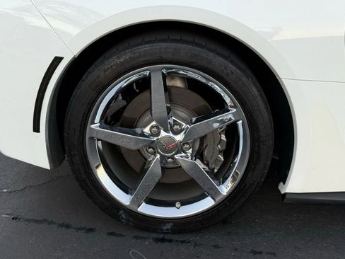 Used 2014 Chevrolet Corvette Stingray Coupe w/ 2LT Preferred Equipment Group image 16