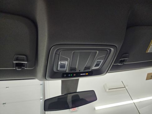 Used 2023 GMC Sierra 2500 SLE w/ SLE Convenience Package image 12