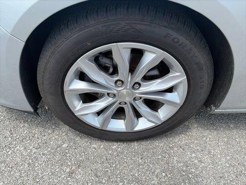 Used 2019 Chevrolet Malibu LT FWD image 10