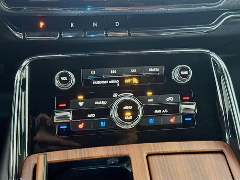 Used 2019 Lincoln Navigator L Reserve image 24