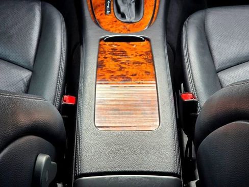 Used 2005 Mercedes-Benz E 320 4MATIC Sedan image 21