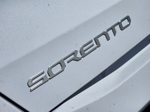 New 2026 Kia Sorento S image 8