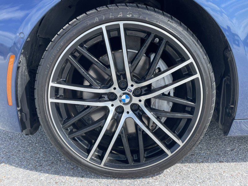 Used 2022 BMW 750i xDrive AWD/4WD image 28
