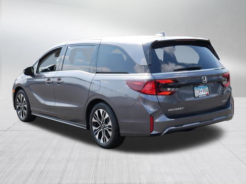 Certified 2026 Honda Odyssey Elite image 5