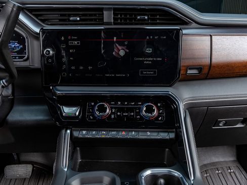 Used 2025 GMC Sierra 2500 Denali Ultimate image 24