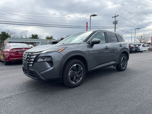 Used 2025 Nissan Rogue SV image 6