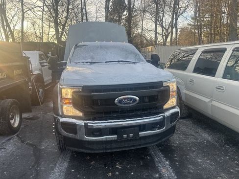 Used 2022 Ford F550 4x4 Regular Cab Super Duty image 2