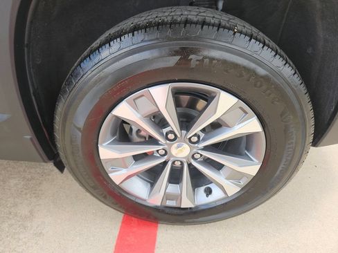 Used 2025 Chevrolet Equinox LT FWD image 24