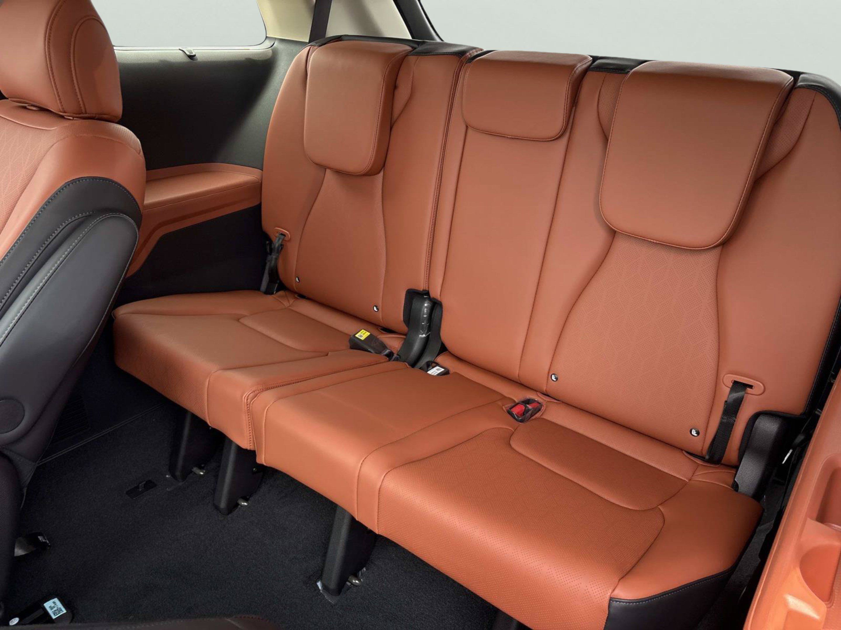 New 2027 Kia Carnival SX w/ Dark Edition Package FWD image 19