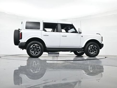 Certified 2025 Ford Bronco Outer Banks AWD/4WD image 38