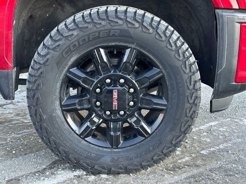 Used 2024 GMC Sierra 2500 AT4 w/ AT4 Premium Plus Package image 9