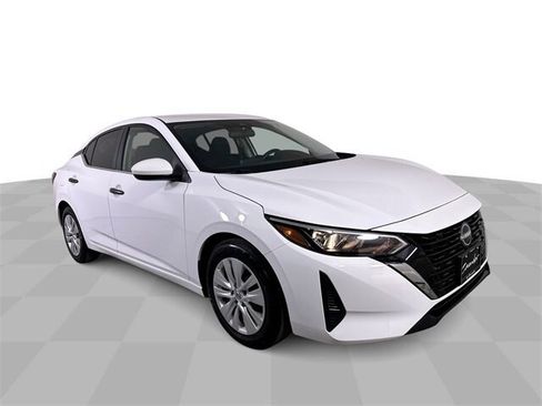 Used 2025 Nissan Sentra S image 2