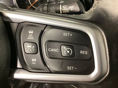 Used 2020 Jeep Wrangler Unlimited Sahara AWD/4WD image 14