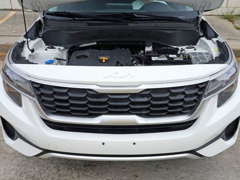Used 2023 Kia Seltos LX AWD/4WD image 7