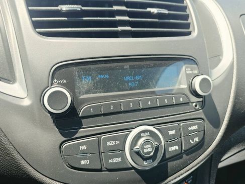 Used 2016 Chevrolet Trax LS FWD image 16