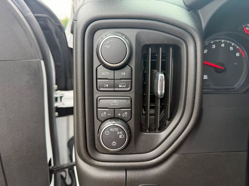 Used 2022 Chevrolet Silverado 1500 Custom AWD/4WD image 24