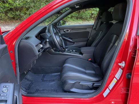 Used 2025 Honda Civic Sport image 15
