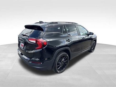 Used 2024 GMC Terrain SLE w/ Driver Convenience Package AWD/4WD image 4