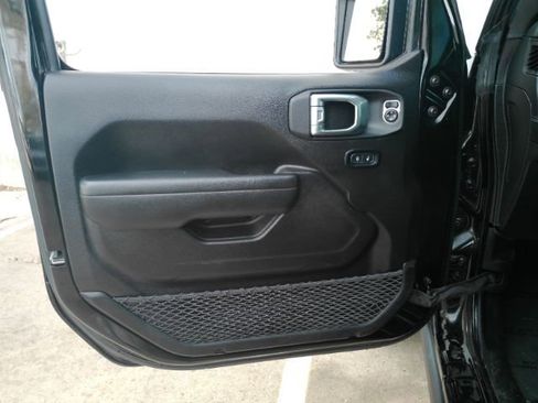 Used 2024 Jeep Wrangler Unlimited Rubicon image 11