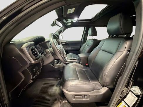 Used 2022 Toyota Tacoma TRD Off-Road w/ TRD Premium Off Road Package image 20