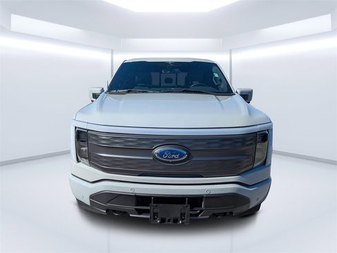 Used 2023 Ford F150 Lightning Lariat image 8