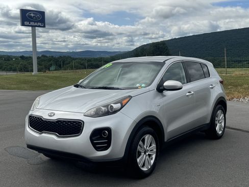 Used 2019 Kia Sportage LX AWD/4WD image 8