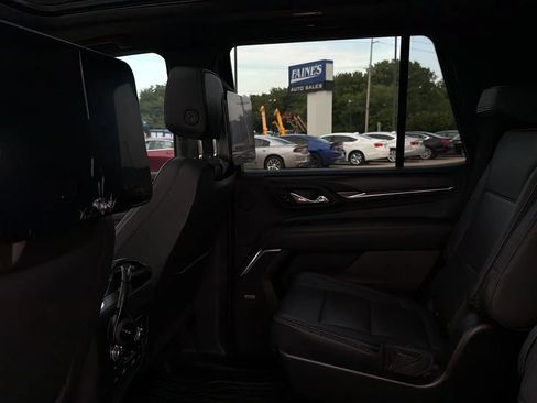 Used 2021 GMC Yukon Denali w/ Denali Premium Package AWD/4WD image 39