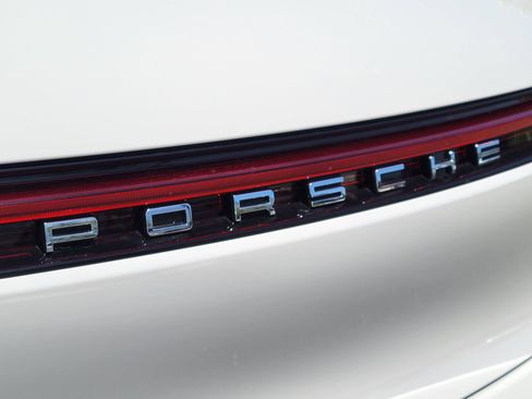 Used 2026 Porsche Macan AWD/4WD image 34