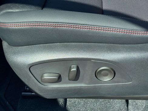 New 2026 Chevrolet Traverse RS w/ LPO, Floor Liner Package AWD/4WD image 11