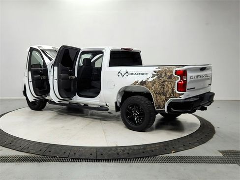 Used 2024 Chevrolet Silverado 1500 Custom Trail Boss w/ Realtree Special Edition image 13