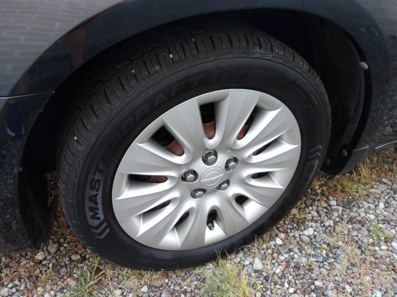 Used 2013 Chrysler 200 LX FWD image 26