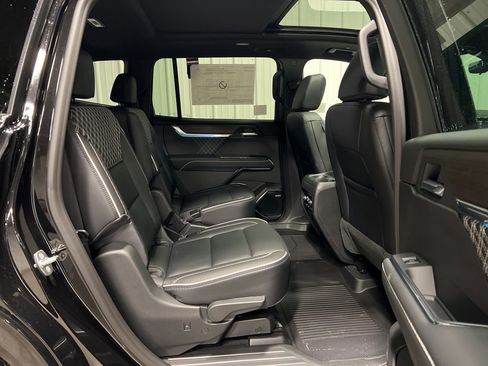 New 2026 GMC Acadia Denali w/ Super Cruise Package image 10