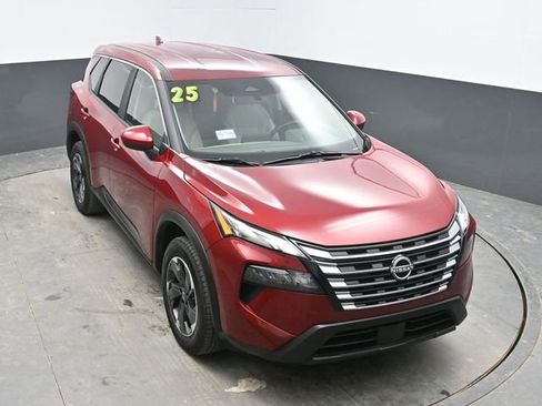 Used 2025 Nissan Rogue SV image 21